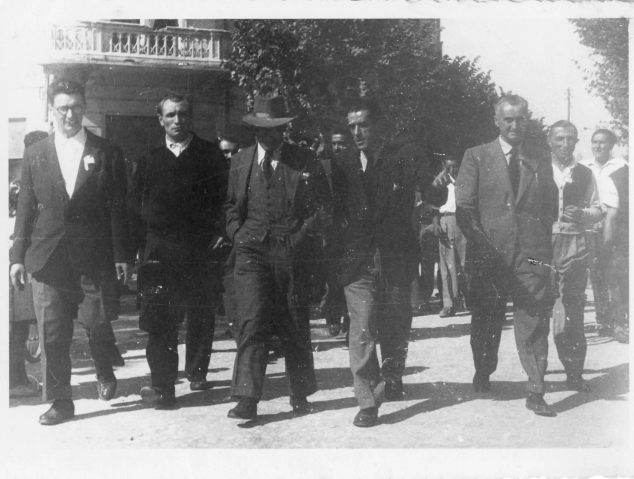 Primi anni '50. Cattolica. Al centro, col cappello, Umberto Terracini. A destra Giuseppe Ricci