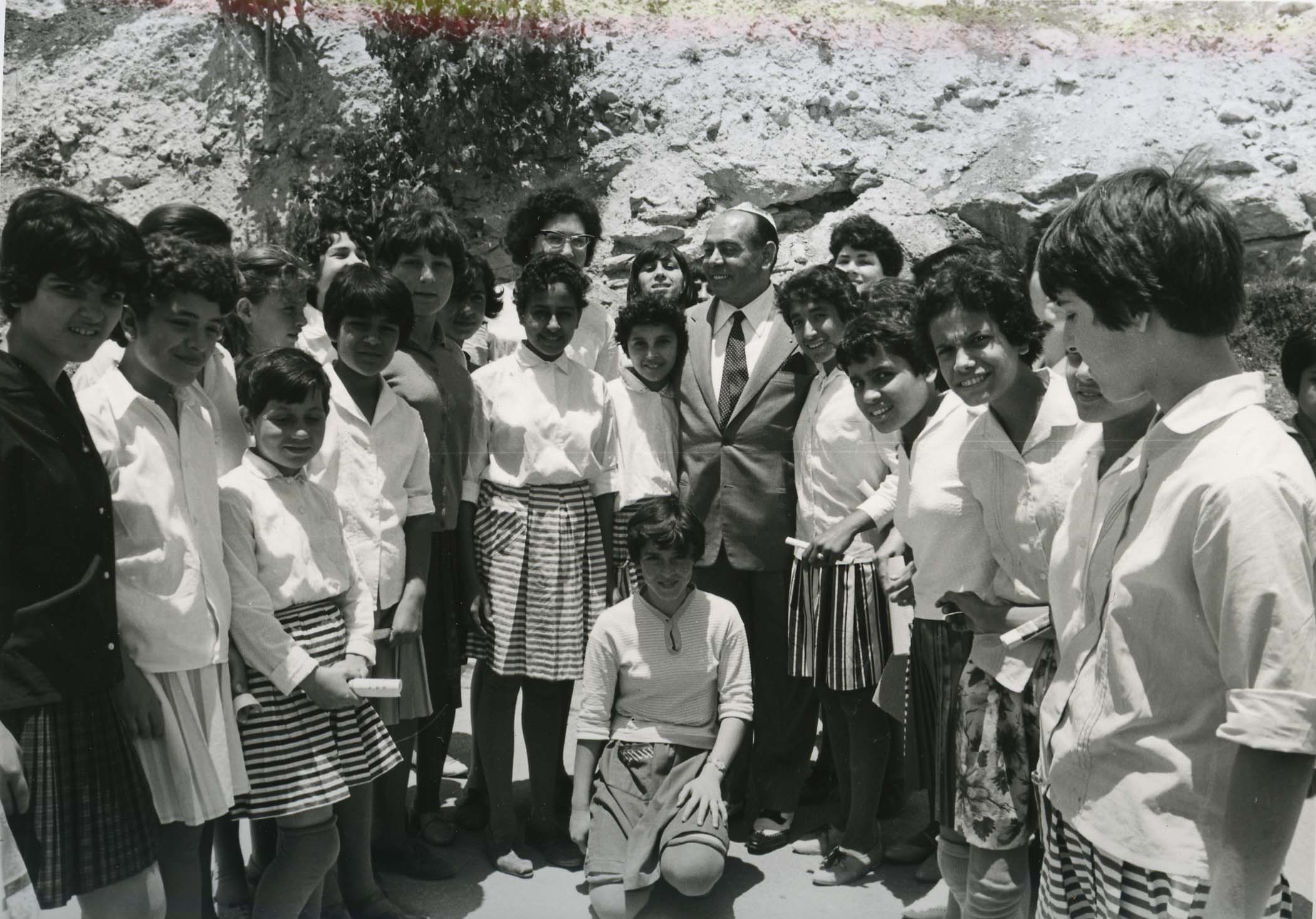 Giorgetti durante la visita allo Yad Vashem