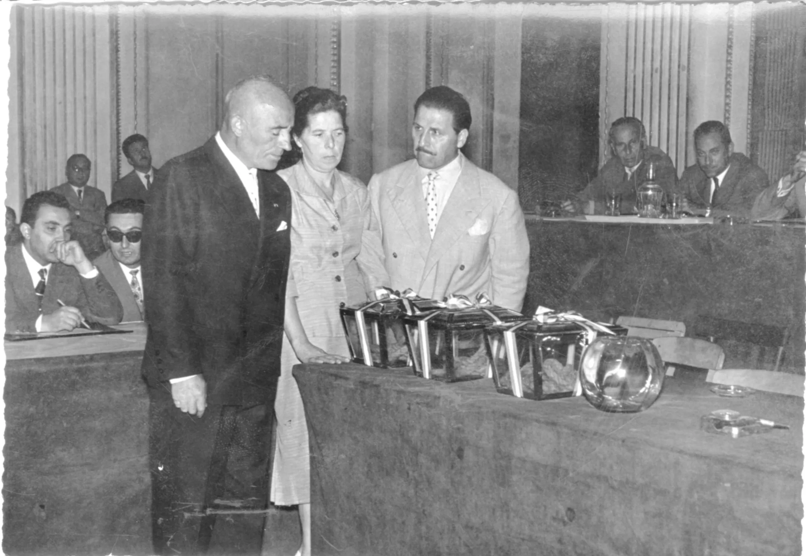 1957. Da sx in pedi Guglielmo Marconi, Rosina Donini, Decio Mercanti. A sx Giuseppe Gemmani, a dx Giordano Gentilini.